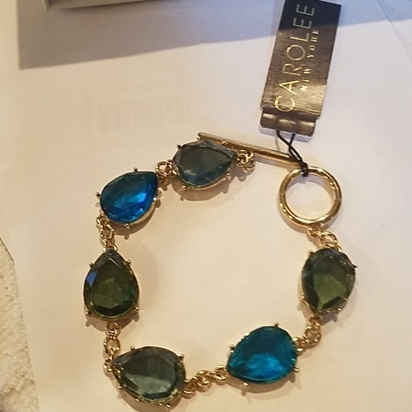 Carolee Jewelry - Carolee Teardrop‎ stone toggle bracelet NWT